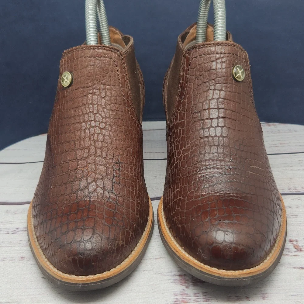Twisted X | EUC Reptile Croc Embossed Leather Booties Ankle Boots Western Size 6